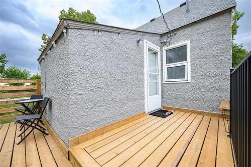 723 Weatherdon Ave, Winnipeg, MB 