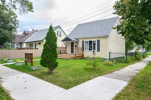 723 Weatherdon Ave, Winnipeg, MB 