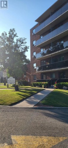 26 - 2373 KING STREET E , Hamilton, Ontario L8K 1X9 4