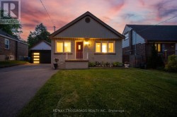 18 ADANAC DRIVE Toronto, ON M1M 2E4