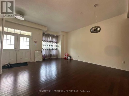 5 PORTIA STREET , Markham, Ontario L6B 0Z4 2
