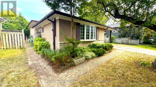 35 CORNING ROAD , Toronto, Ontario M2J 2L6 3