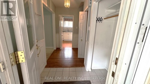 35 CORNING ROAD , Toronto, Ontario M2J 2L6 5