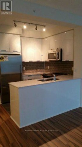 1101 - 55 EGLINTON AVENUE W  Mississauga, ON L5R 0E4