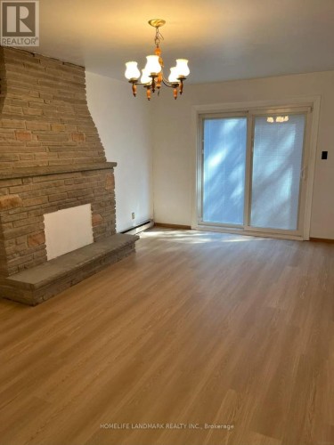 LOWER - 137 ANGUS DRIVE , Toronto, Ontario M2J 2W9 4