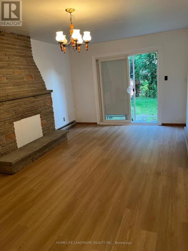 LOWER - 137 ANGUS DRIVE , Toronto, Ontario M2J 2W9 5