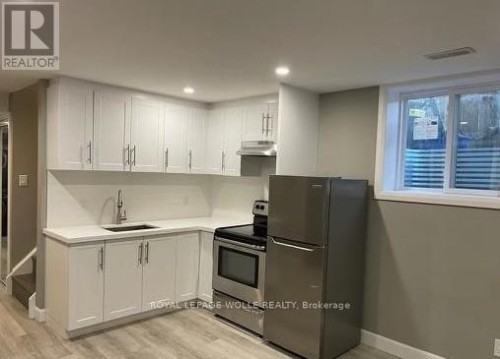 LOWER - 369 SIENNA CRESCENT , Kitchener, Ontario N2R 1T8 2