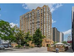 1609-75 RIVERSIDE Drive EASTWindsor, ON N9A 7C4