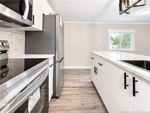14 Elmdale Cres, Fredericton, NB 