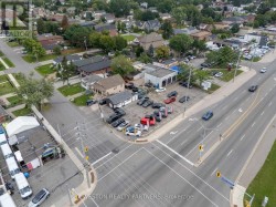825-827 LAKESHORE ROAD E  Mississauga, ON L5E 1C9