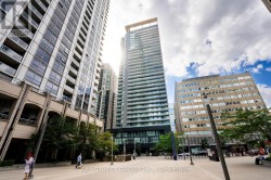 709 - 770 BAY STREET Toronto, ON M5G 0A6