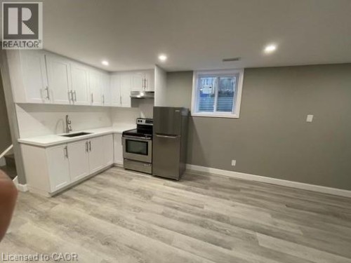 369 SIENNA Crescent Unit# LOWER , Kitchener, Ontario N2R 1T8 4
