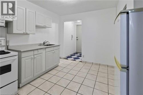 492 KERR Street , Oakville, Ontario L6K 3C5 3