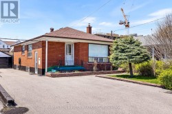 102 CLETA DRIVE  Toronto, ON M1K 3G7