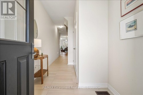 2092 ELLERSTON COMMON , Burlington (Tyandaga), Ontario L7P 0V6 5