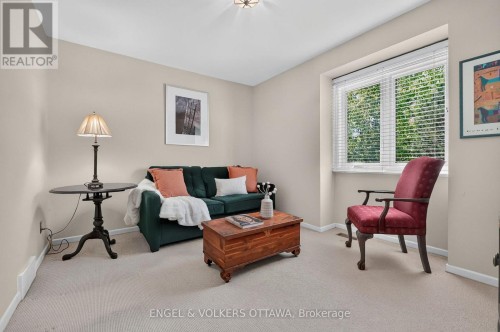 1907 Fairmeadow Crescent, Ottawa, ON 