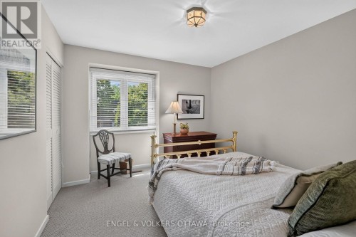 1907 Fairmeadow Crescent, Ottawa, ON 