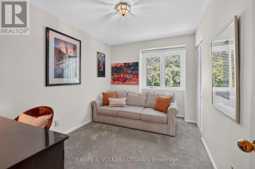 1907 Fairmeadow Crescent, Ottawa, ON 