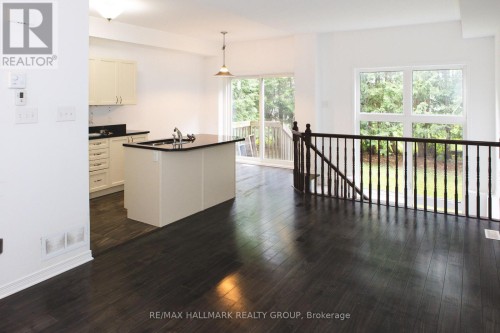 74 DUNDALK PRIVATE , Ottawa, Ontario K2J 0J5 4