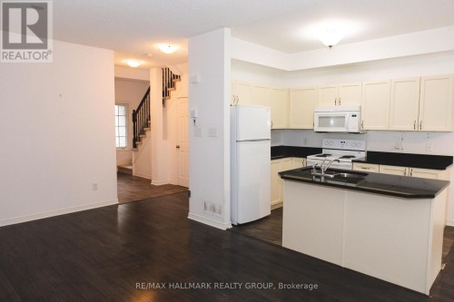 74 DUNDALK PRIVATE , Ottawa, Ontario K2J 0J5 5