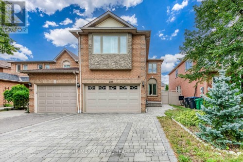 925 CARDINGTON STREET  Mississauga, ON L5V 1Z8
