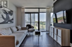 602 - 103 THE QUEENSWAY Toronto, ON M6S 5B3
