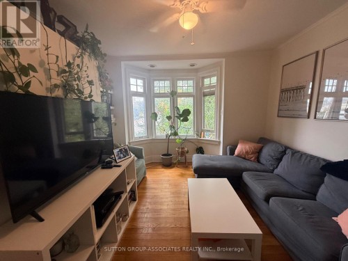 UPPER - 184 MADISON AVENUE , Toronto, Ontario M5R 2S5 5
