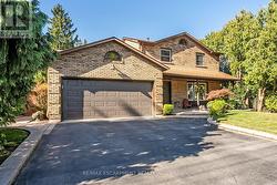 132 HAMPTON HEATH ROAD  Burlington, ON L7L 4N9