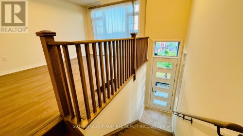25 CHERRY HILL LANE , Barrie, Ontario L4N 6K7 2