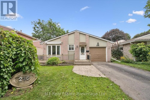 216 PARKSIDE DRIVE E  Centre Wellington (Fergus), ON N1M 3E8