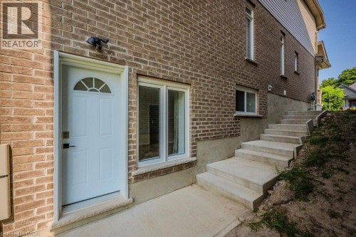 277 DEWDROP Crescent Unit# Lower , Waterloo, Ontario N2V 0B1 2