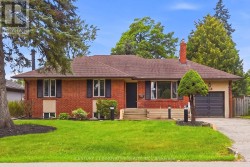 2068 STEWART CRESCENT  Mississauga, ON L4Y 1C5