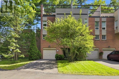 13 - 1250 MARLBOROUGH COURT  Oakville, ON L6H 2W7
