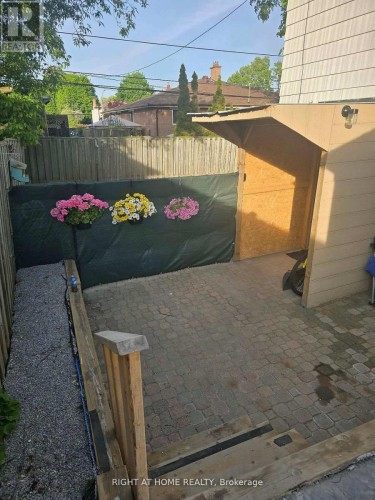 869 GRENOBLE BOULEVARD E , Pickering, Ontario L1W 1T7 3