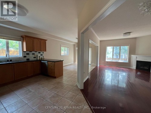 69 LOREDANA COURT , Richmond Hill, Ontario L4C 0P2 2