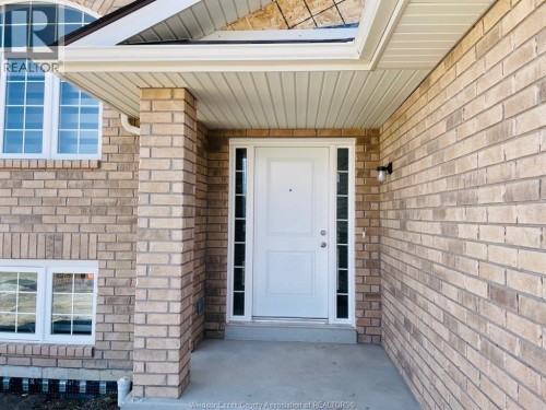 393 MULBERRY LANE , Lakeshore, Ontario N0R 1A0 2