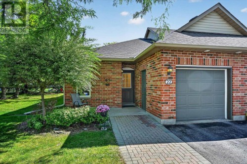 22 CHARLES COURT  Selwyn, ON K0L 2H0