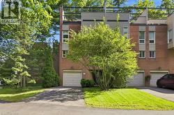 1250 MARLBOROUGH Court Unit# 13 Oakville, ON L6H 2W7
