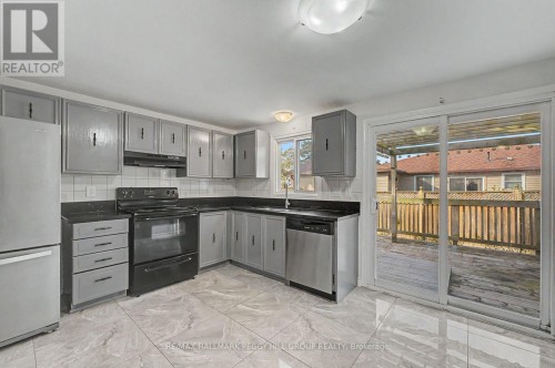 6 ARGYLE ROAD , Barrie, Ontario L4N 6P9 4