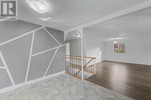 6 ARGYLE ROAD , Barrie, Ontario L4N 6P9 5