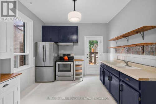 75 Eccles Street, Ottawa, ON 