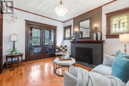 1807 Balsam Avenue, Mississauga, ON 