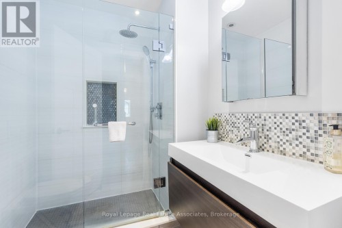 1807 Balsam Avenue, Mississauga, ON 