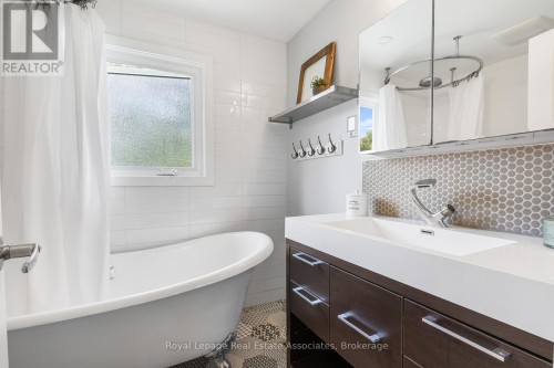 1807 Balsam Avenue, Mississauga, ON 