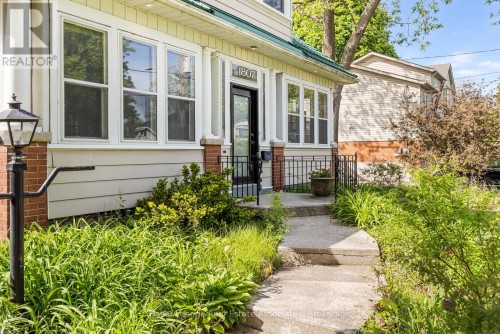1807 Balsam Avenue, Mississauga, ON 