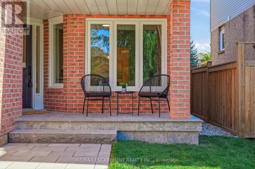 551 Deerhurst Drive, Burlington, ON 