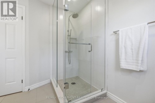 551 Deerhurst Drive, Burlington, ON 