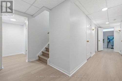 551 Deerhurst Drive, Burlington, ON 
