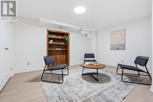 551 Deerhurst Drive, Burlington, ON 