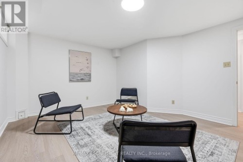 551 Deerhurst Drive, Burlington, ON 
